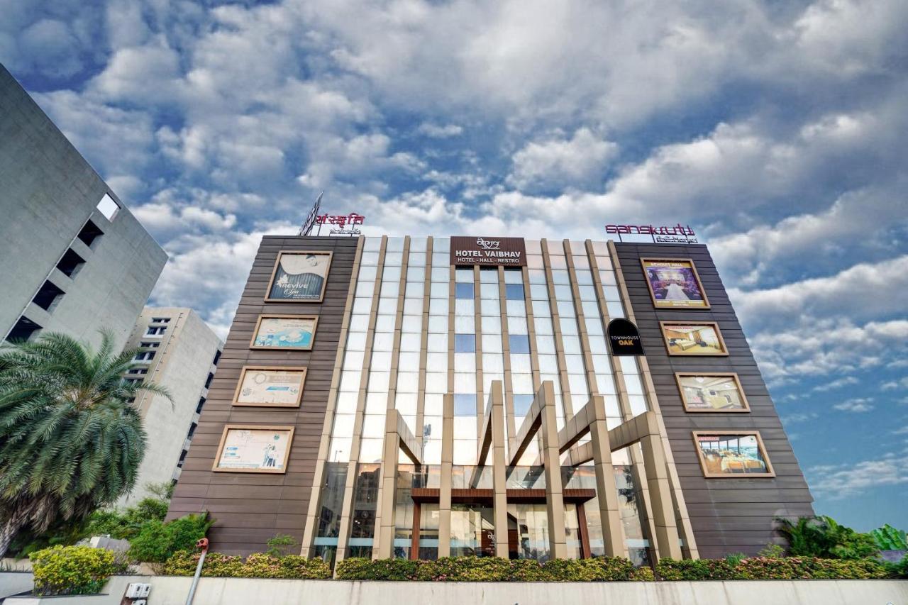Townhouse Oak Hotel Vaibhav סוראט מראה חיצוני תמונה