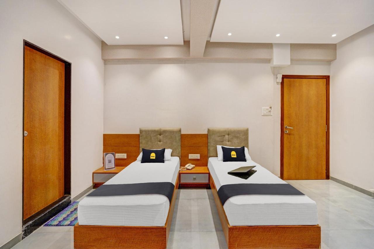 Townhouse Oak Hotel Vaibhav סוראט מראה חיצוני תמונה