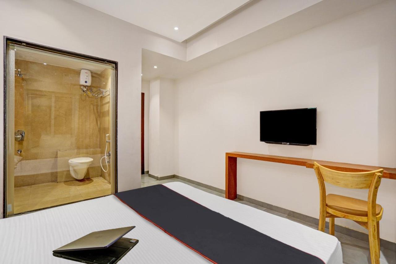 Townhouse Oak Hotel Vaibhav סוראט מראה חיצוני תמונה